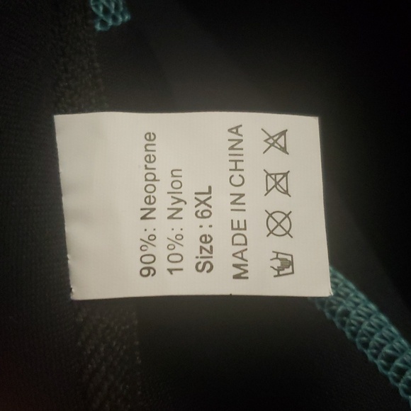 Shorty Neoprene Wetsuit with Front Zipper 3mm, 2mm Shorty Sleeves - Picture 10 of 10